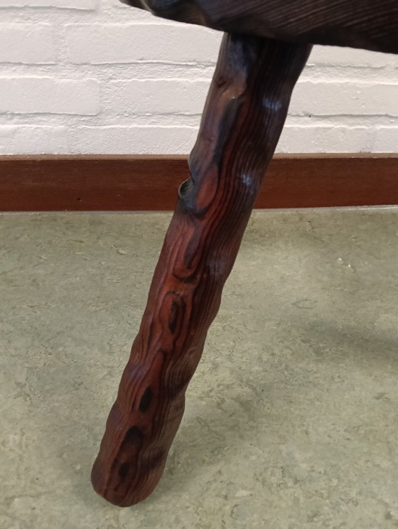 Sgabello brutalista a treppiede vintage anni '50-'60 – Sgabelli, Legno (photo 5 of 8)