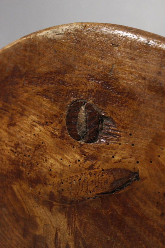 Image 1 of Sgabello da mungitura in legno massello, arte popolare francese, XX secolo