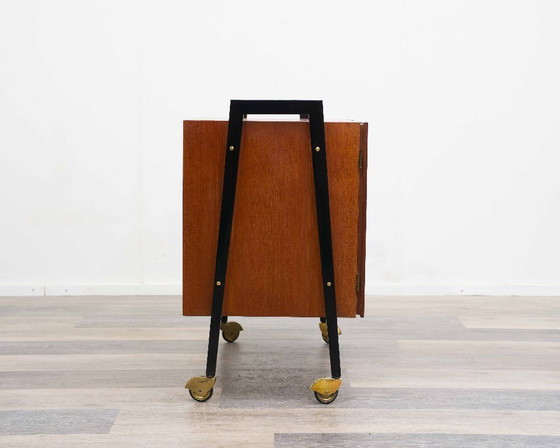 Image 1 of Mobile bar su ruote, realizzato in teak. Design scandinavo.