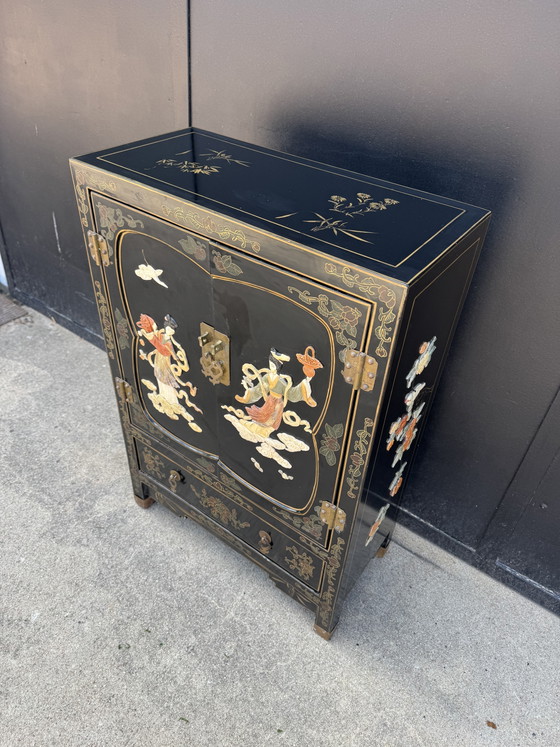Vintage Tianjin gelakte Chinese meubels – High boards, Wood, Stone (photo 12 of 15)