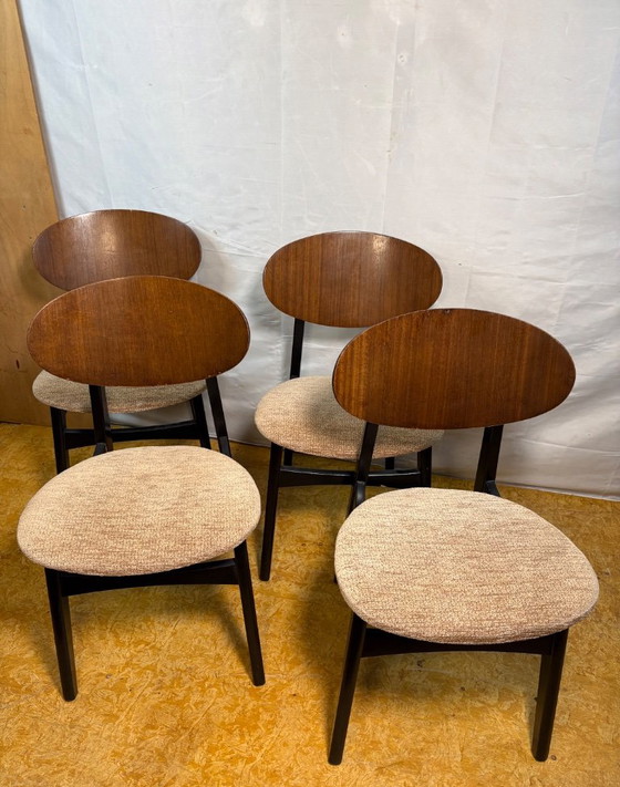 Salles à manger complètes vintage en teck du milieu du siècle | Table extensible & 4 chaises | Années 60 (photo 7 of 14)