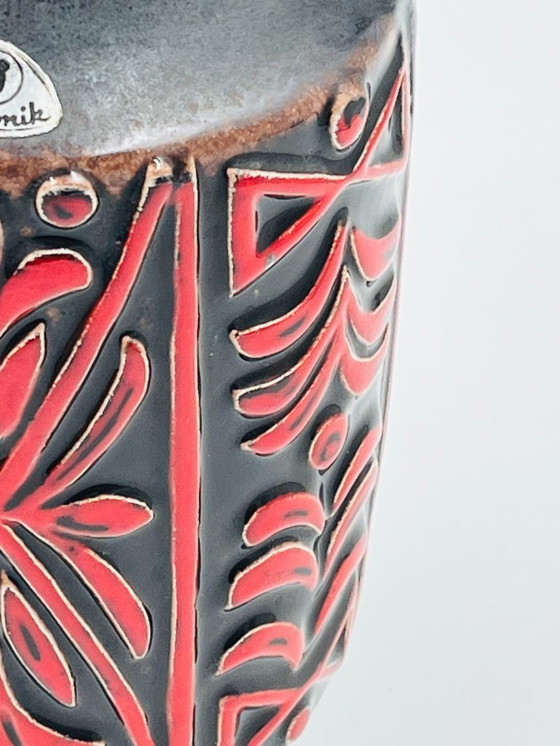 Image 1 of Vaso in ceramica a rilievo della Germania occidentale, rosso, anni '70