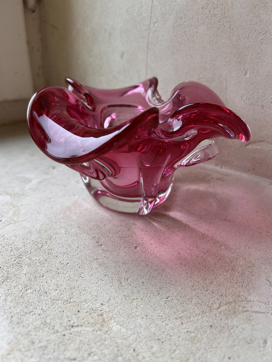 Image 1 of Ciotola/posacenere vintage in vetro rosa stile metà secolo