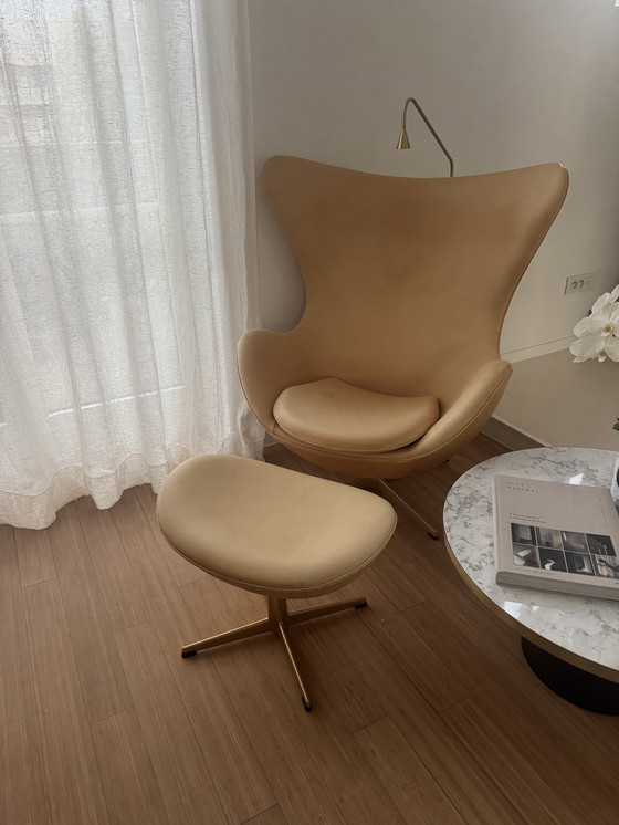 Image 1 of Fritz Hanssen egg chair met voetenbankje collectors item 60 year