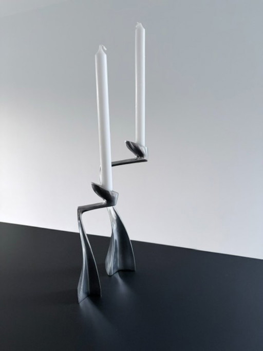 Portacandele Swan iconici di Matthew Hilton per SCP – kandelaars en kaarsen, Aluminium (photo 2 of 24)