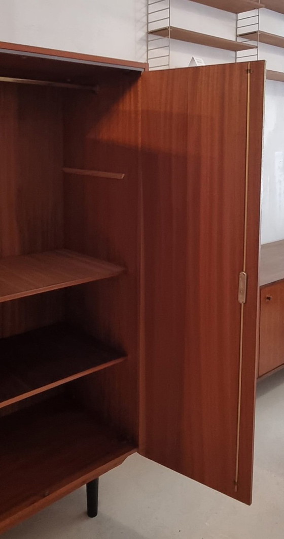 Armoire Mid Century – Wood (photo 9 of 23)