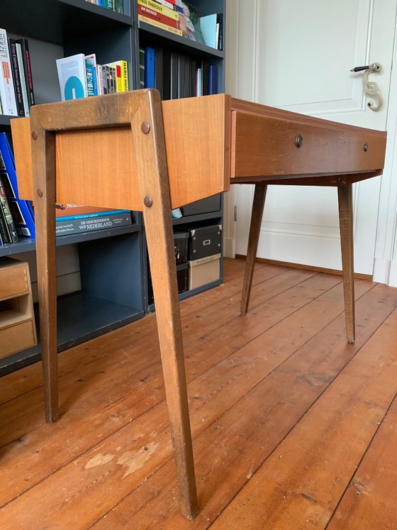 Image 1 of escritorio de los años 60