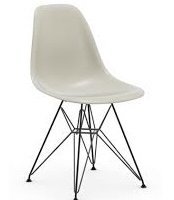 Witte Vitra Eames DSR stoel