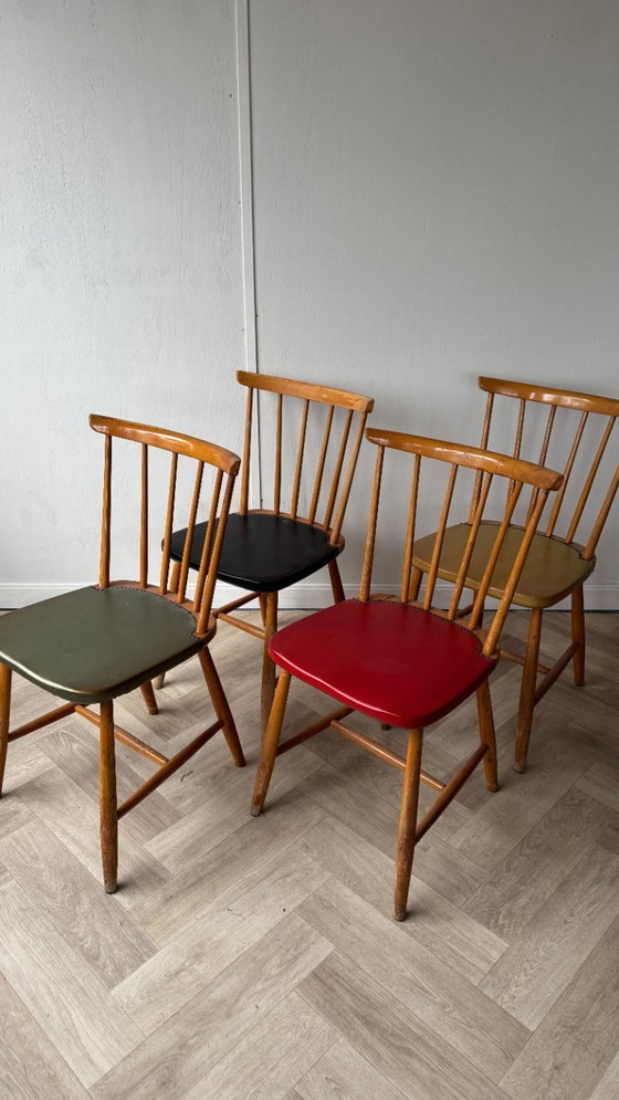 Image 1 of Silla de láminas 4x con tablero de terrazo