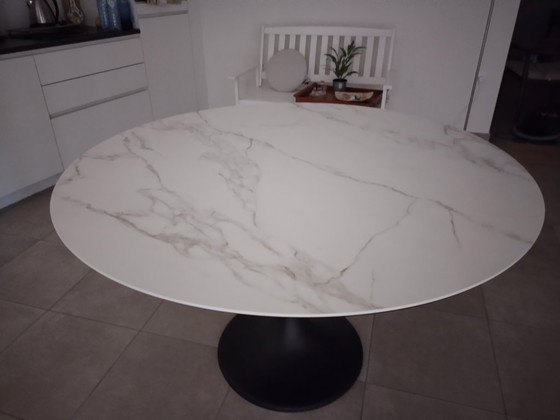 Image 1 of Designer Round Dining Table Juntoo Calacatta Marble Look Ø130 (Available Week 40)