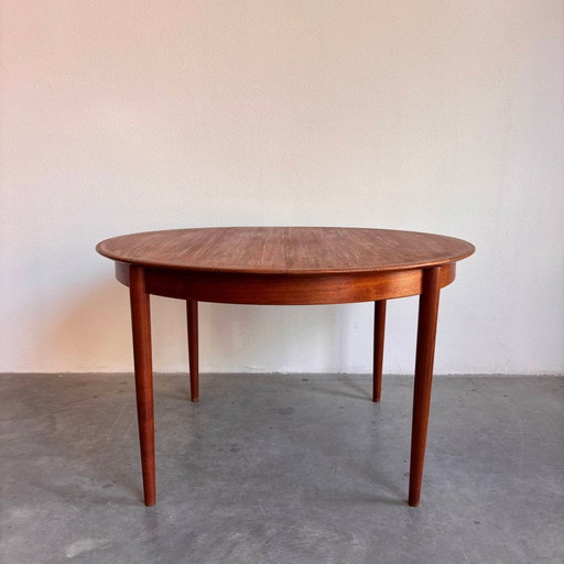 Vintage Danish Esstisch rund ausziehbar
