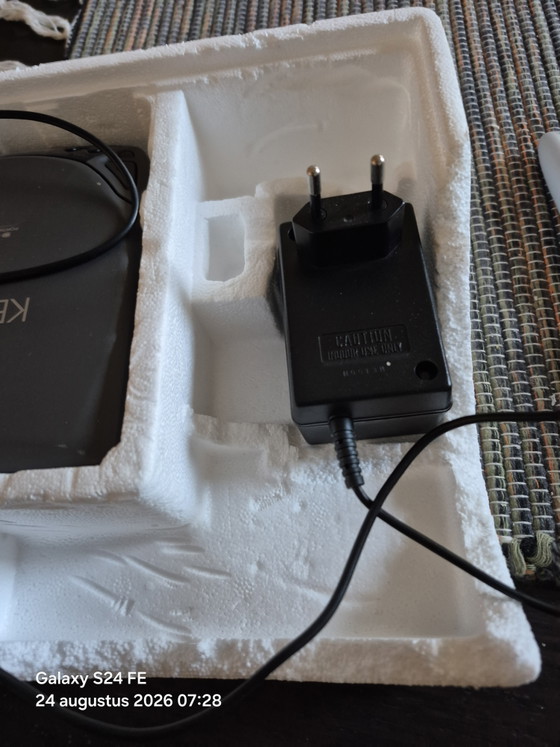 Reproductor de CD portátil Kenwood – Decoración, Plastic (photo 4 of 7)
