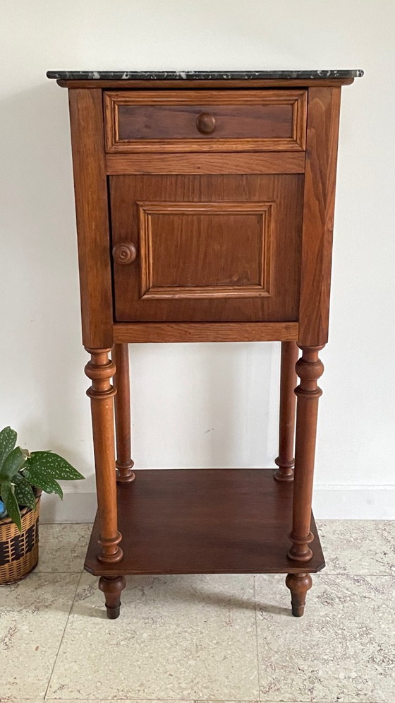 Image 1 of Antiker Nachttisch aus Holz und Marmor