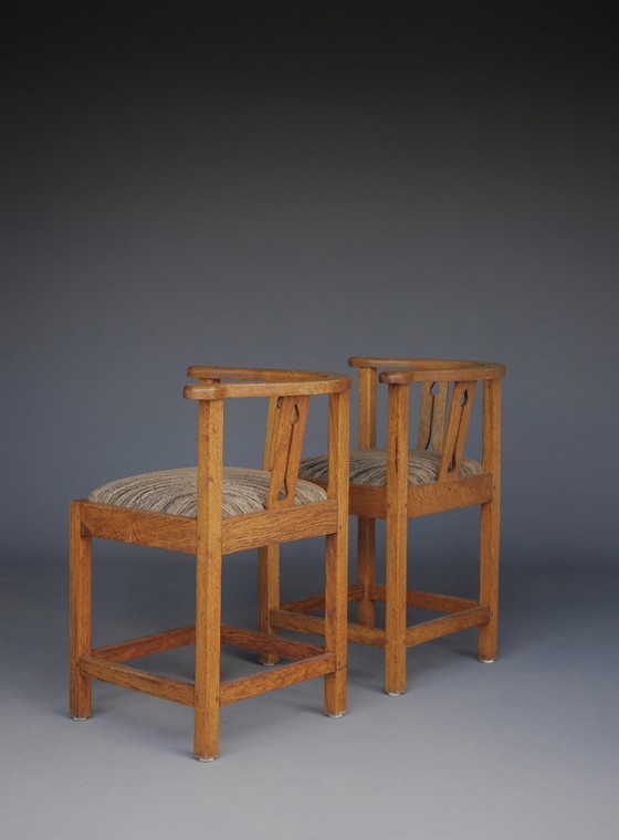 Image 1 of Englische Eckstühle im Stil des Arts and Crafts von Liberty & Co. 1920s