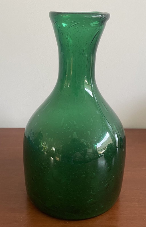 Kristalunie Maastricht – Flaschengrüne Flaschenvase aus der Serie Antiqua, entworfen von Max Verboeket