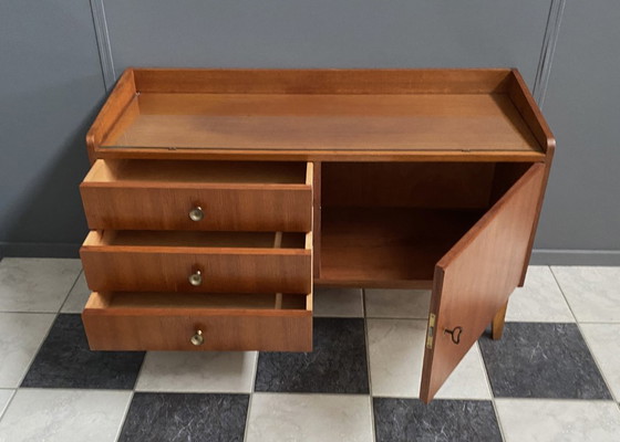 Image 1 of buffet bas en bois brun des années 1960