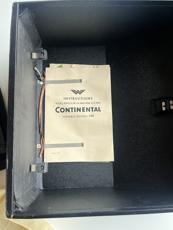 Image 1 of Máquina de escribir antigua Continental 350