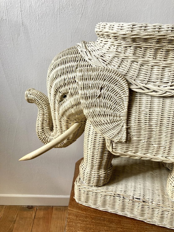 Tavolino elefante in vimini laccato bianco, anni '70, Tavolini, Rattan, Crema (foto 11 di 14)