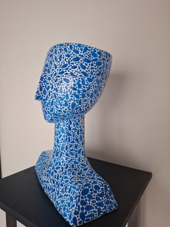 Image 1 of cabeza de mujer abstracta