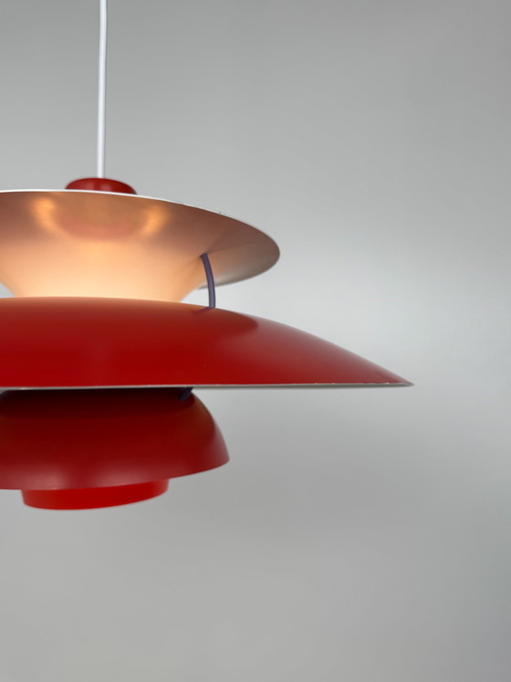Image 1 of Lampada a sospensione Louis Poulsen PH 5 – Iconica classica del design danese in rosso