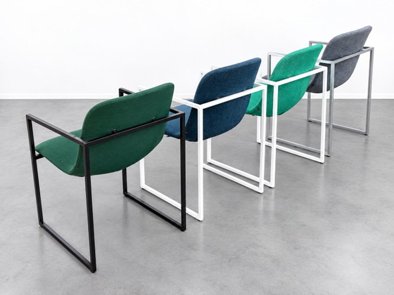 Set di 4 sedie design Arco Frame II (3x Normal + 1x XL) – Sedie da pranzo, Metallo, Tessile (photo 2 of 9)