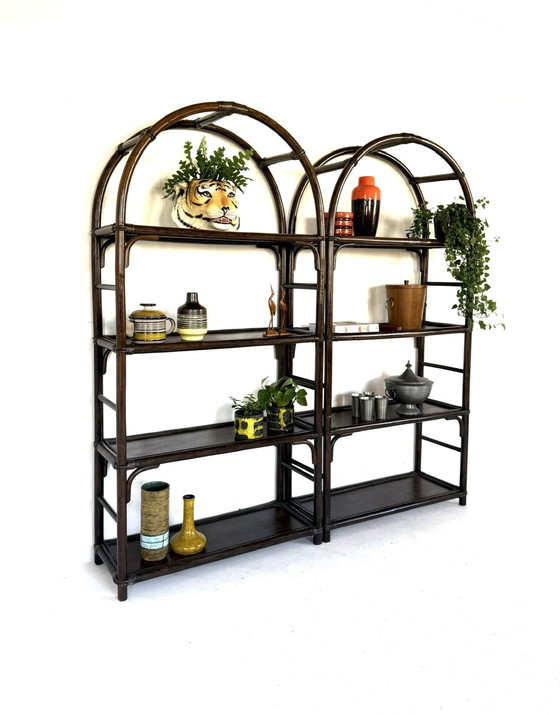 Image 1 of Set di 2 armadietti ad arco vintage in rattan degli anni '60