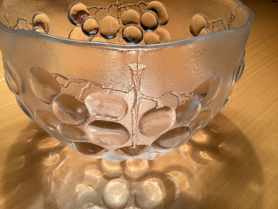 Image 1 of Kosta Boda glazen schaal “Druva”