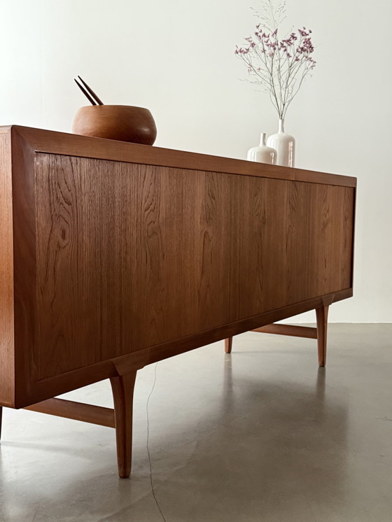 Image 1 of Ib-Kofod Larsen para aparador de teca Faarup Mobelfabrik, Dinamarca, años 60