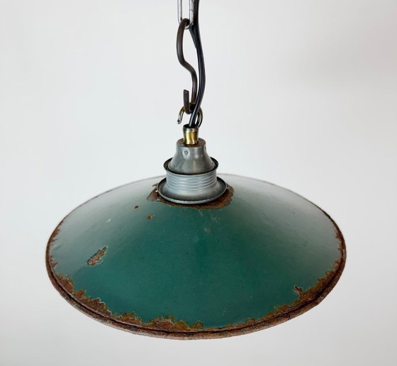 Lampada industriale smaltata verde, anni '50 – Lampade a sospensione, Ferro (photo 7 of 16)