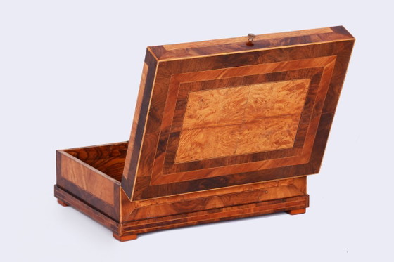 Portagioie Biedermeier restaurato, in frassino, acero, abete rosso e noce, di fabbricazione ceca, risalente (photo 13 of 16)