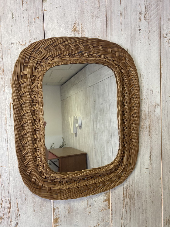 Image 1 of Miroir en osier vintage