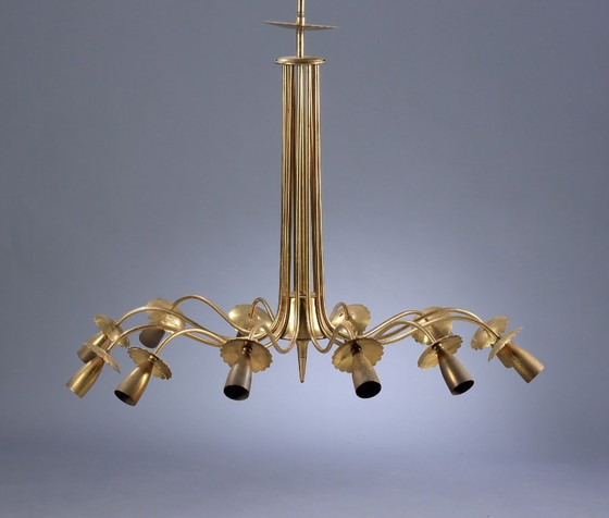 Image 1 of Lustre en laiton attribué par Oscar Torlasco 1970
