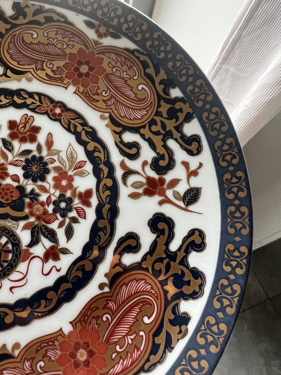 Image 1 of Vintage Japans Imari porseleinen decoratief bord met bloemmotieven