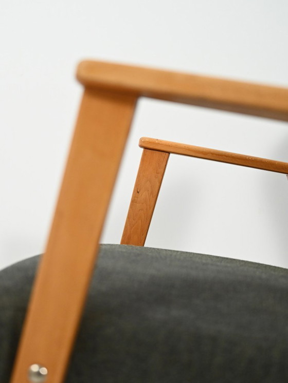 Image 1 of Coppia di poltrone in faggio con rivestimento grigio