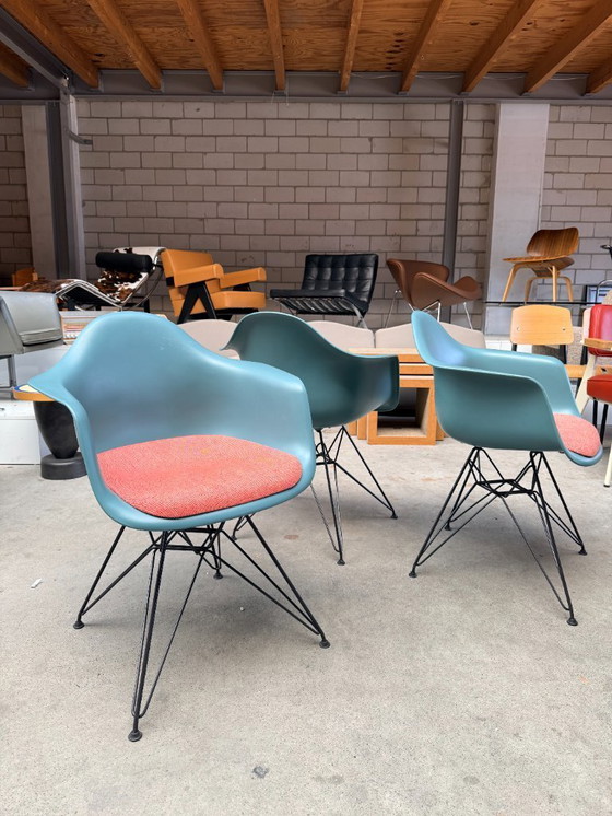 Image 1 of Vitra Eames DAR Stuhl mit festem Sitzkissen (mehrere Exemplare auf Lager)