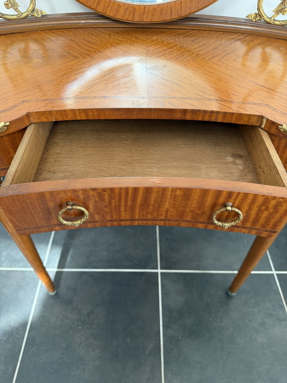 Image 1 of Magnífico tocador antiguo, firmado