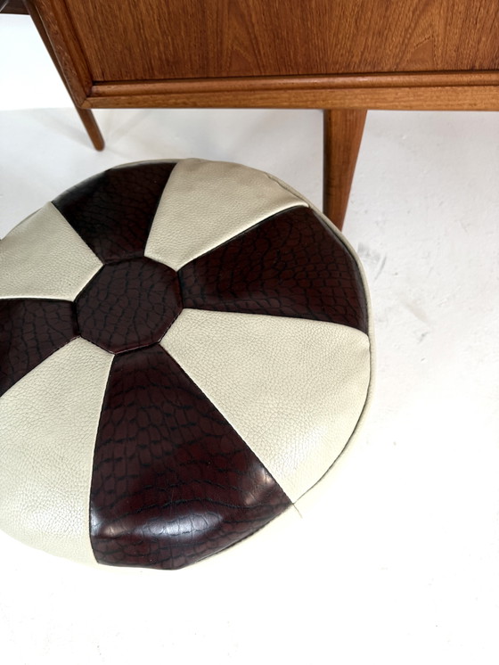 Image 1 of Pouf vintage in similpelle anni '60