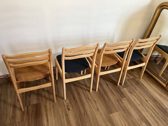 Image 1 of 4 sedie in legno e tessuto a coste