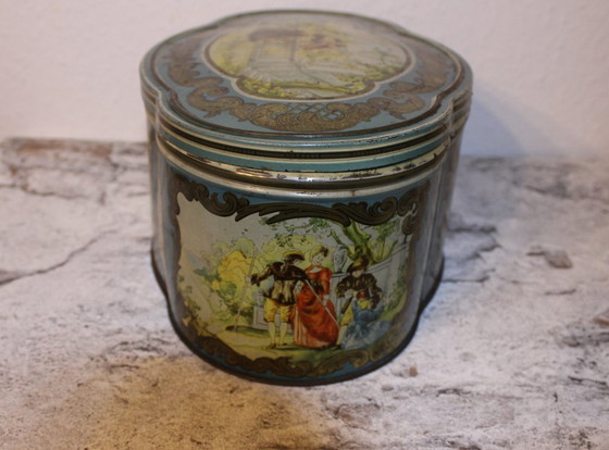 Image 1 of Zeer oude en grote blikken doos, circa 1900, snoepfabriek Lutrina, Kaiserslautern