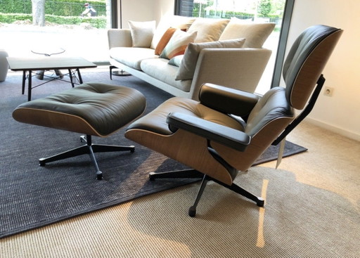 Poltrona Vitra + Pouf XL in pregiata pelle Kakhi