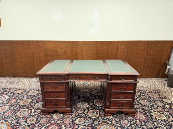 Klassischer englischer Mahagoni Schreibtisch – Leather, Wood (photo 4 of 17)