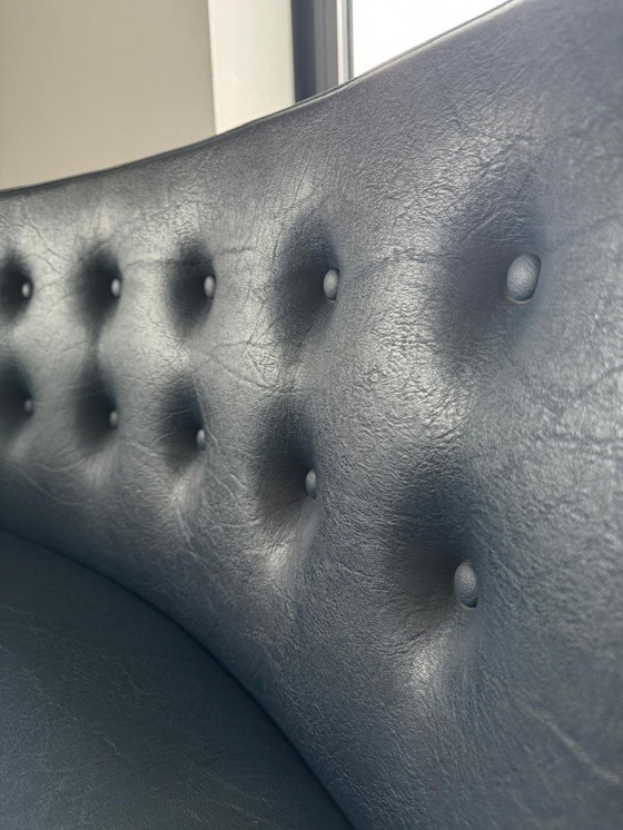 Image 1 of Unique round leather dining bench – comfortable and full of character – table not included