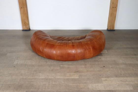 Image 1 of Canapé Croissant en cuir cognac par Raphael Raffel pour Honore Paris, 1970