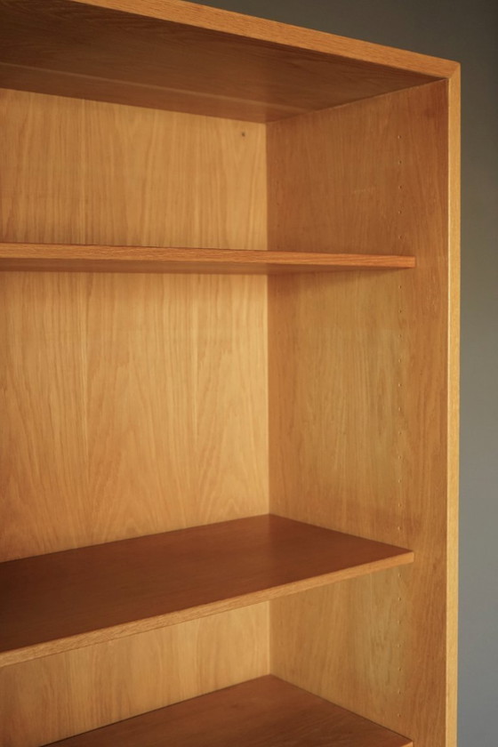 Image 1 of Eikenhouten boekenkast van Børge Mogensen voor Karl Andersson & söner. Zweden, jaren zestig