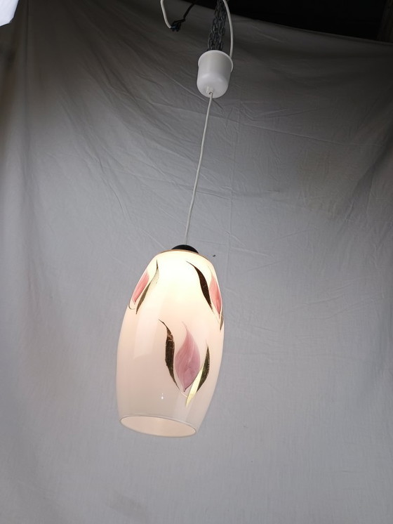 Image 1 of Mid-century hanglamp met witte, briljante bloemenkap, jaren 50, Franse vintage ARLUS