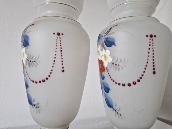 Image 1 of Paire de vases anciens - Verre satiné de Bohême / Style Bristol (vers 1900) - Couple peint à la main (pendentif)