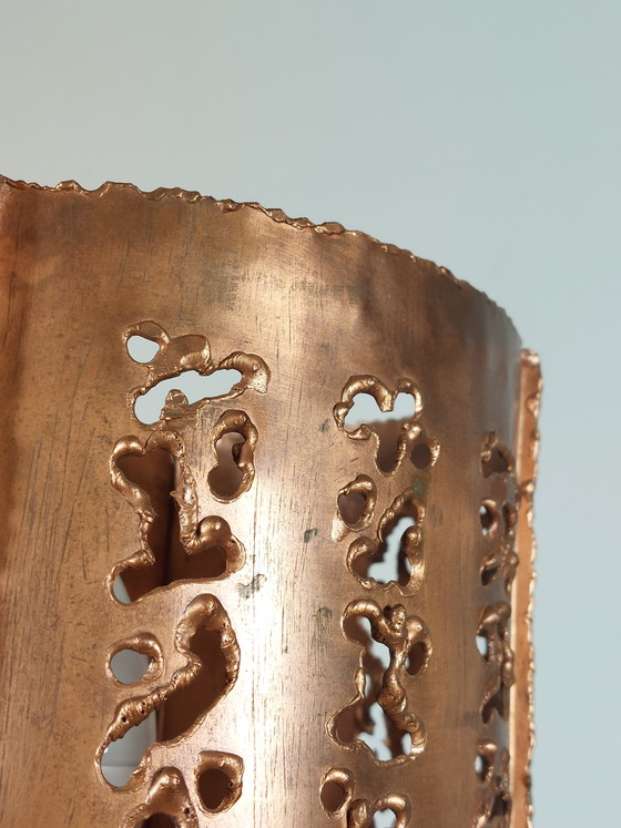 Image 1 of Vintage metalen brutalistische tafellamp uit het midden van de vorige eeuw, gemaakt van smeedijzer.