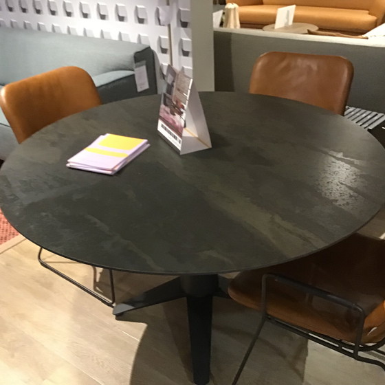 Image 1 of bert plantagie Carve eettafel - Ø130