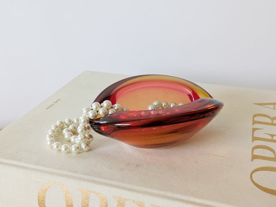 Murano-Sommerso-Aschenbecher aus der Mitte des Jahrhunderts, rosa-orange – Schalen, Glass (photo 19 of 19)