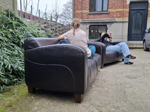 2 beautiful leather seats